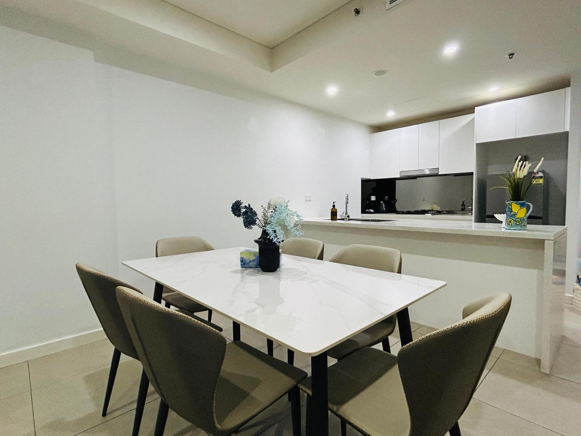 Kozyguru Mascot 2-bed Close To Train Apartment Sydney