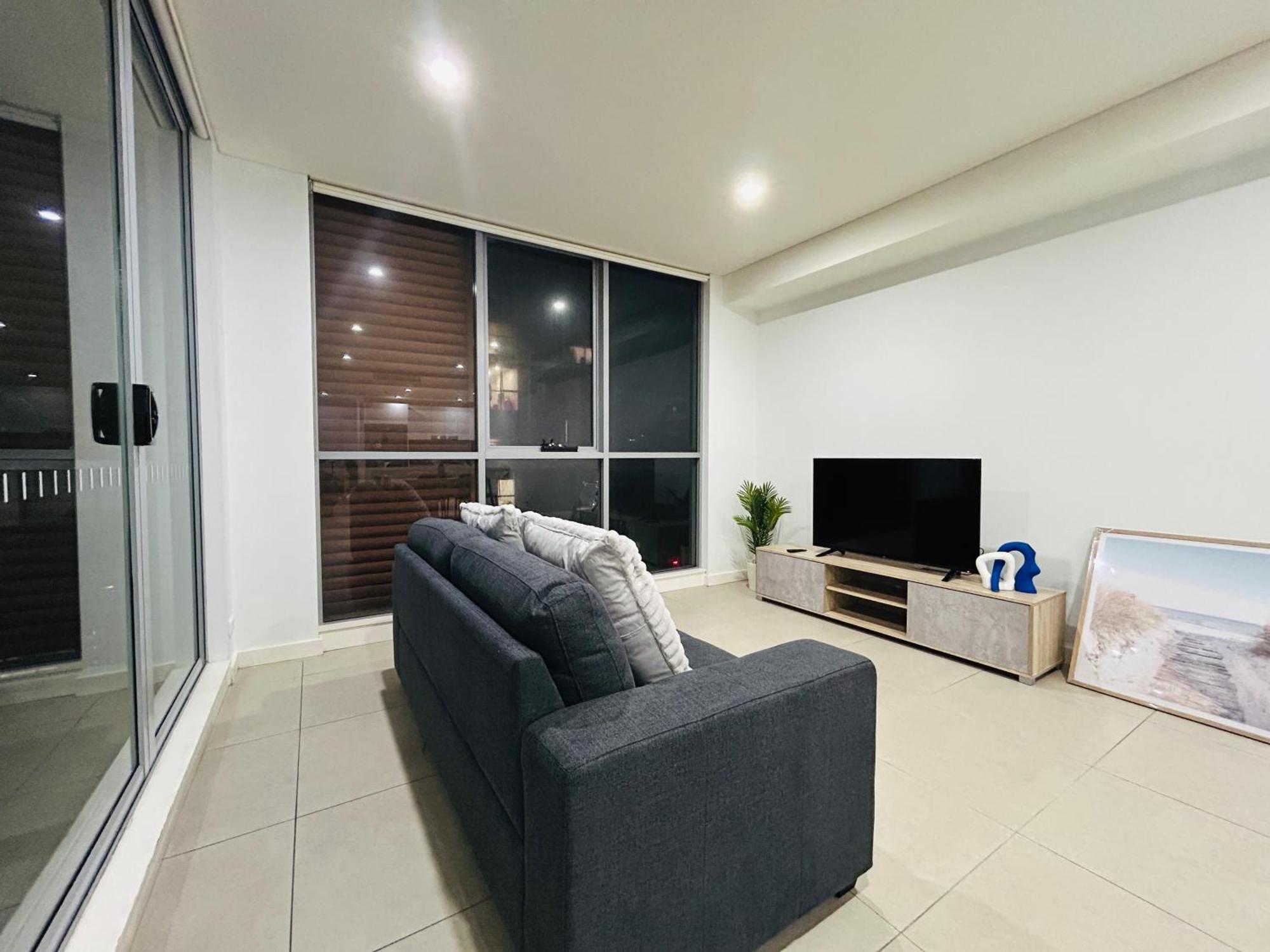 Kozyguru Mascot 2-bed Close To Train Sydney